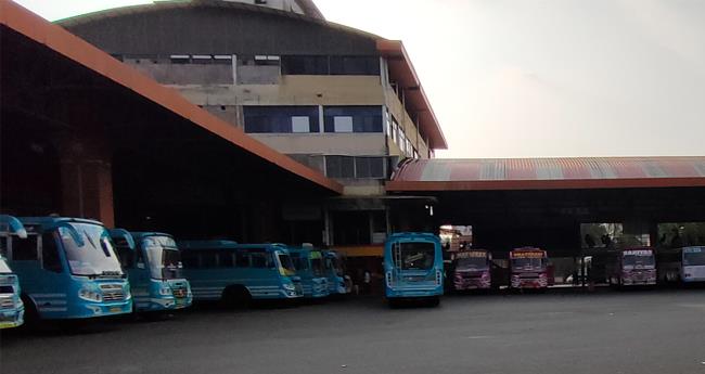 ക​ണ്ണൂ​ർ ജി​ല്ല​യി​ൽ സ്വ​കാ​ര്യ ബ​സു​ക​ൾ പ​ണി​മു​ട​ക്കു​ന്നു
