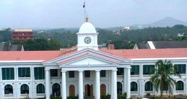 ക്ഷേ​മ പെ​ൻ​ഷ​ൻ അ​ന​ർ​ഹ​മാ​യി കൈ​പ്പ​റ്റി​യ​വ​രു​ടെ സ​സ്പെ​ൻ​ഷ​ൻ പി​ൻ​വ​ലി​ച്ചു