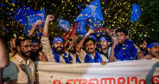കു​സാ​റ്റി​ൽ കെ​എ​സ്‌​യു കു​തി​പ്പ്: 31 വ​ർ​ഷ​ങ്ങ​ൾ​ക്ക് ശേ​ഷം യൂ​ണി​വേ​ഴ്സി​റ്റി യൂ​ണി​യ​ൻ തി​രി​ച്ചു പി​ടി​ച്ചു