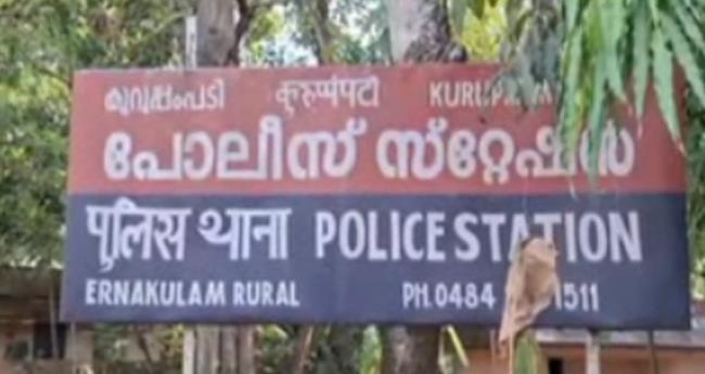 കു​റു​പ്പം​പ​ടി പീ​ഡ​നം; പെ​ൺ​കു​ട്ടി​ക​ൾ​ക്ക് മ​ദ്യം ന​ൽ​കി​യെ​ന്നും അ​മ്മ​യ്ക്കെ​തി​രേ എ​ഫ്ഐ​ആ​ർ