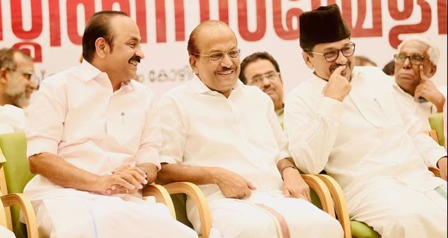 മൂ­​ന്നാം­ സീ­​റ്റി​ൽ വി​ട്ടു​വീ​ഴ്ച​യി​ല്ലെ​ന്ന് ലീ​ഗ്;​ സ­​മ­​വാ­​യ­​ത്തി­​ലൂ­​ടെ പ­​രി­​ഹ­​രി­​ക്കു­​മെ­​ന്ന് കോ​ണ്‍­​ഗ്ര­​സ്; ഉ​ഭ​യ​ക​ക്ഷി ച​ര്‍­​ച്ച തു­​ട​ങ്ങി