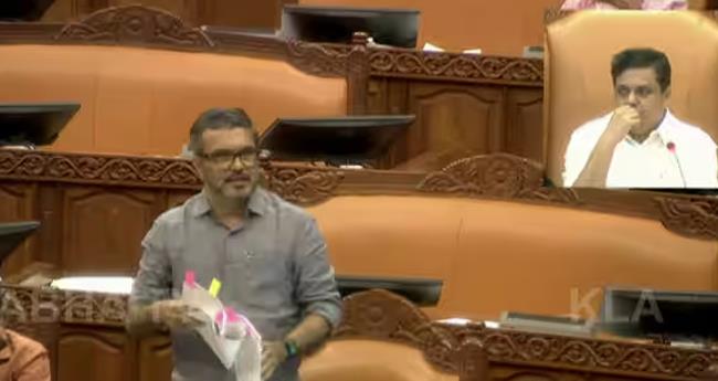 മ​ന്ത്രി ആ​യാ​ലും മൈ​ക്ക് ത​രി​ല്ല; എം.​ബി.​രാ​ജേ​ഷി​നെ ച​ട്ടം പ​ഠി​പ്പി​ച്ച് സ്പീ​ക്ക​ര്‍