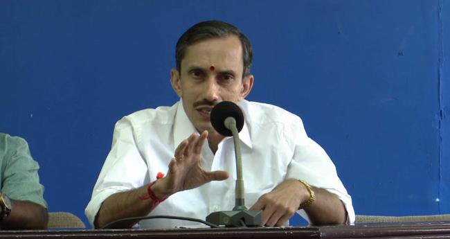 വി​ജ​യ​രാ​ഘ​വ​ൻ വോ​ട്ട് കു​റ‍​ഞ്ഞ​തി​ന്‍റെ ജാ​ള്യ​ത മ​റ​യ്ക്കാ​ൻ വി​ല​കു​റ​ഞ്ഞ ആ​രോ​പ​ണ​ങ്ങ​ൾ ന​ട​ത്തു​ന്നു: എം.​ടി ര​മേ​ശ്