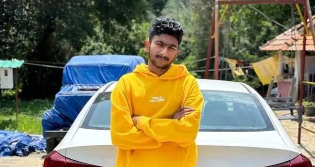 രോ​ഗി​യു​മാ​യി പോ​യ ആം​ബു​ല​ൻ​സ് സ്കൂ​ട്ട​റി​ൽ ഇ​ടി​ച്ചു; യു​വാ​വ് മ​രി​ച്ചു