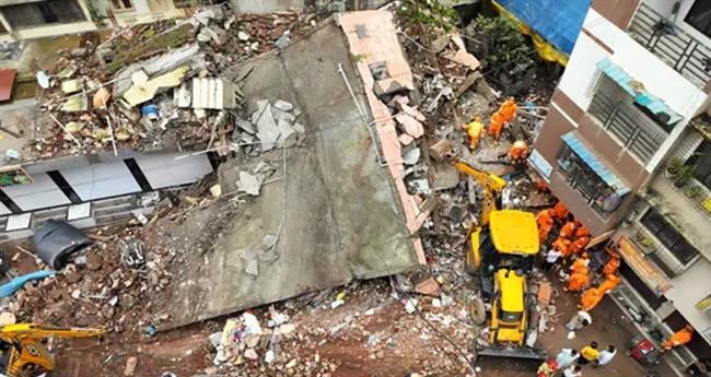 ന​വി​മും​ബൈ​യി​ല്‍ ബ​ഹു​നി​ല കെ​ട്ടി​ടം ത​ക​ര്‍​ന്നു​വീ​ണു; ര​ണ്ട് പേ​ര്‍ കു​ടു​ങ്ങി​യ​താ​യി സം​ശ​യം
