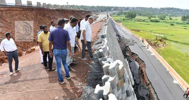 കേ​ര​ള​ത്തി​ലെ ദേ​ശീ​യ​പാ​ത ത​ക​ർ​ച്ച: കേ​ന്ദ്ര ഗ​താ​ഗ​ത സെ​ക്ര​ട്ട​റി​യോ​ട് വി​ശ​ദീ​ക​ര​ണം തേ​ടി പി​എ​സി