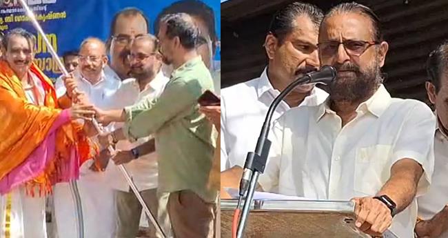 ഔ​സേ​പ്പ​ച്ച​ന്‍ ബി​ജെ​പി വേ​ദി​യി​ല്‍;  നി​യ​മ​സ​ഭ​യി​ലേ​ക്ക് മ​ത്സ​രി​ക്ക​ണ​മെ​ന്ന് ബി. ​ഗോ​പാ​ല​കൃ​ഷ്ണ​ന്‍