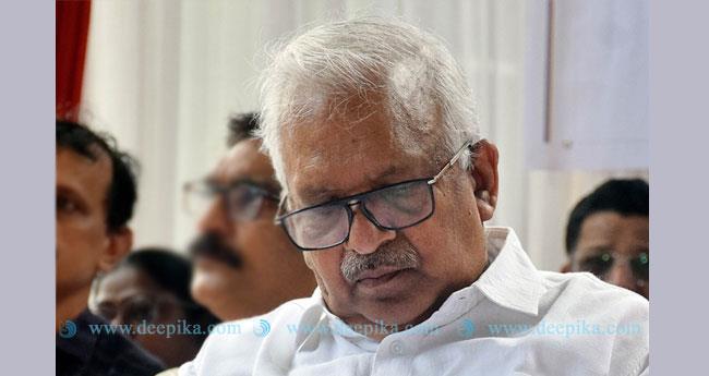 സി. ​സ​ദാ​ന​ന്ദ​ൻ വ​ധ​ശ്ര​മ​ക്കേ​സി​ലെ പ്ര​തി​ക​ളെ ജ​യി​ലി​ൽ സ​ന്ദ​ർ​ശി​ച്ച് പി. ​ജ​യ​രാ​ജ​ൻ