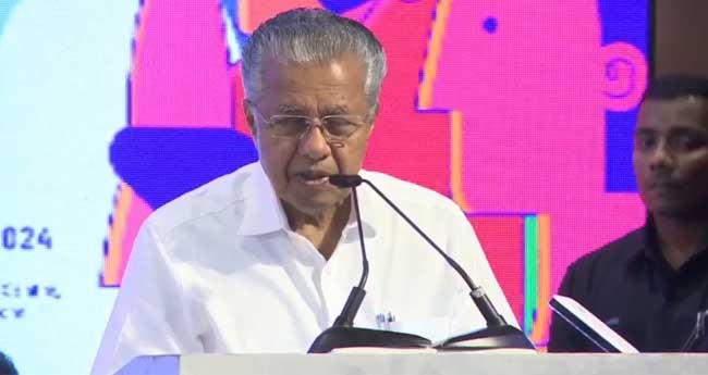 സ​മൂ​ഹ​ത്തി​ലെ സൗ​ഹൃ​ദ അ​ന്ത​രീ​ക്ഷം ത​ക​രാ​തെ നോ​ക്കേ​ണ്ട​തു യു​വാ​ക്ക​ൾ: മു​ഖ്യ​മ​ന്ത്രി