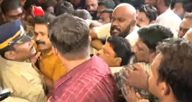 പാ​തി​രാ റെ​യ്ഡി​നി​ടെ അ​തി​ക്ര​മം: 10 പേ​ർ​ക്കെ​തി​രെ കേ​സ്