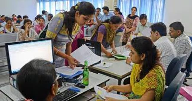 പ്ല​സ് വ​ൺ ര​ണ്ടാം സ​പ്ലി​മെ​ന്‍റ​റി അ​ലോ​ട്ട്മെ​ന്‍റ്; പ്ര​വേ​ശ​നം വ്യാ​ഴാ​ഴ്ച​വ​രെ
