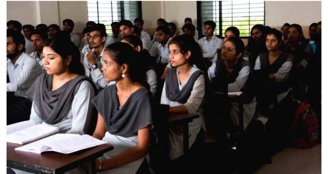 പ്ല​സ് വ​ണി​ന് പു​തി​യ ബാ​ച്ചു​ക​ൾ അ​നു​വ​ദി​ക്കാ​ൻ തീ​രു​മാ​നം