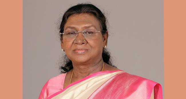 രാ​ഷ്ട്ര​പ​തി ദ്രൗ​പ​ദി മു​ര്‍​മു കേ​ര​ള​ത്തി​ലെ​ത്തി; ബു​ധ​നാ​ഴ്ച ശ​ബ​രി​മ​ല​യി​ലെ​ത്തും