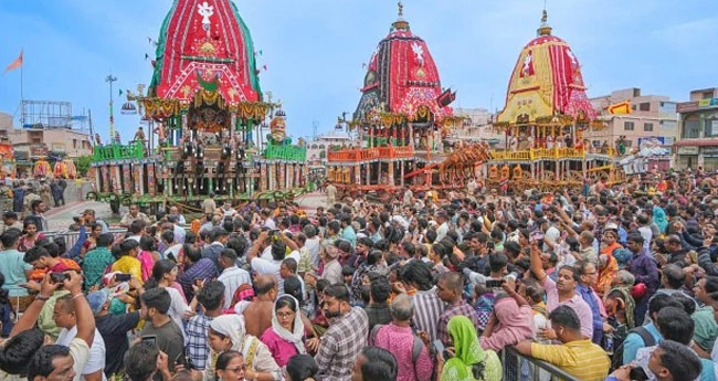 പുരി രഥോത്സവത്തിൽ  തിക്കിലും തിരക്കിലും മൂന്നു മരണം