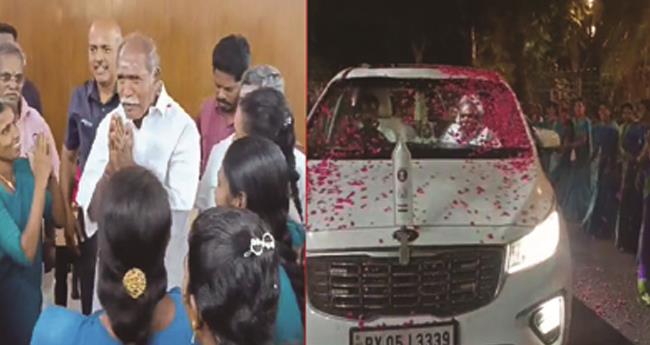 പു​തു​ച്ചേ​രി​യി​ൽ ആ​ശ​മാ​രു​ടെ ഓ​ണ​റേ​റി​യം 18,000 രൂ​പ​യാ​ക്കി; മു​ഖ്യ​മ​ന്ത്രി​ക്ക് പു​ഷ്പ​വൃ​ഷ്ടി