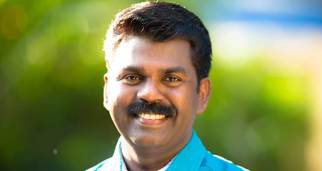 പ​ഞ്ചാ​യ​ത്ത് വൈ​സ് പ്ര​സി‍​ഡ​ന്‍റി​നെ ഭീ​ഷ​ണി​പ്പെ​ടു​ത്തി; ശ്രീ​നി​ജ​ന്‍ എം​എ​ല്‍​എ​യ്ക്കെ​തി​രെ കേ​സ്