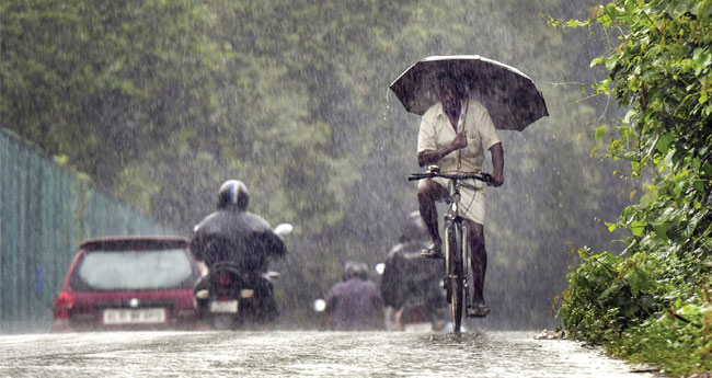 വ​രു​ന്നു, തോ​രാ​മ​ഴ ; സം​സ്ഥാ​ന​ത്തെ​ങ്ങും ജാ​ഗ്ര​താ നി​ർ​ദേ​ശം