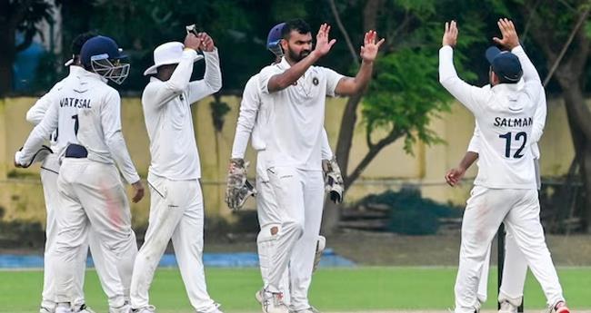 എ​റി​ഞ്ഞി​ടാ​ൻ ജ​മ്മു; നി​ല​യു​റ​പ്പി​ച്ച് കേ​ര​ളം