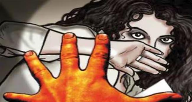വെ​ന്‍റി​ലേ​റ്റ​റി​ൽ ചി​കി​ത്സ​യി​ൽ ക​ഴി​യ​വേ ബ​ലാ​ത്സം​ഗ​ത്തി​ന് ഇ​ര​യാ​യി; എ​യ​ർ ഹോ​സ്റ്റ​സി​ന്‍റെ പ​രാ​തി​യി​ൽ അ​ന്വേ​ഷ​ണം
