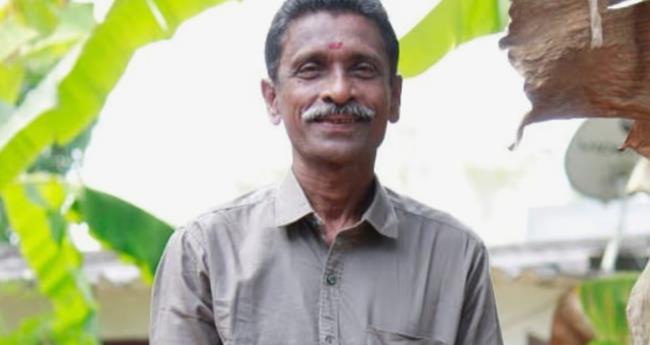 മ​ണ​ർ​കാ​ട്ട് ഗൃ​ഹ​നാ​ഥ​ൻ മ​രി​ച്ച​നി​ല​യി​ല്‍; വ​യ​റ്റി​ല്‍ സ്‌​ഫോ​ട​ക​വ​സ്തു കെ​ട്ടി​വ​ച്ചു പൊ​ട്ടി​ച്ച​തെ​ന്നു സൂ​ച​ന