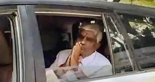 ഉ​പാ​ധി​ക​ളോ​ടെ ജാ​മ്യം ; എ​ച്ച്.​ഡി.​രേ​വ​ണ്ണ ജ​യി​ൽ മോ​ചി​ത​നാ​യി