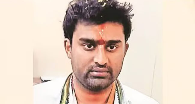 ലൈംഗിക അതിക്രമ കേസ്:  സൂരജ് രേവണ്ണ അറസ്റ്റിൽ