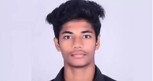 പ​ത​ങ്ക​യം വെ​ള്ള​ച്ചാ​ട്ട​ത്തി​ൽ വി​ദ്യാ​ർ​ഥി മു​ങ്ങി​മ​രി​ച്ചു