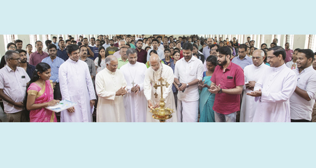 യു​വ​ജ​ന​ങ്ങ​ൾ​ക്കു മാ​ർ​ഗ​ദ​ർ​ശ​ന​മാ​യി  എ​സ്എം​വൈ​എം വി​ഷ​ൻ 2020