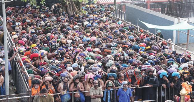 ശ​ബ​രി​മ​ല​യി​ൽ ദ​ർ​ശ​നം പൂ​ർ​ത്തി​യാ​യി; മ​ണ്ഡ​ല​കാ​ല​ത്തി​ന് സ​മാ​പ്‌​തി കു​റി​ച്ച് ഇ​ന്നു ന​ട​യ​ട​യ്ക്കും