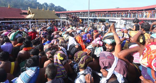 മ​ക​ര​വി​ള​ക്ക് ക​ഴി​ഞ്ഞു; ശ​ബ​രി​മ​ല​യി​ൽ തി​ര​ക്ക് കു​റ​ഞ്ഞു