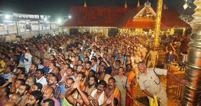 മ​ക​ര​വി​ള​ക്ക് : പു​ല്ലു​മേ​ട്, പ​രു​ന്തും​പാ​റ, പാ​ഞ്ചാ​ലി​മേ​ട് എ​ന്നി​വി​ട​ങ്ങ​ളി​ൽ ദ​ർ​ശ​ന സൗ​ക​ര്യം