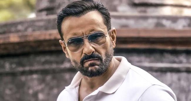 ന​ട​ൻ സെ​യ്ഫ് അ​ലി ഖാ​നു നേ​രെ മോ​ഷ്ടാ​വി​ന്‍റെ ആ​ക്ര​മ​ണം; ആ​റു​ത​വ​ണ കു​ത്തേ​റ്റു, ര​ണ്ടു പ​രി​ക്ക് ഗു​രു​ത​രം