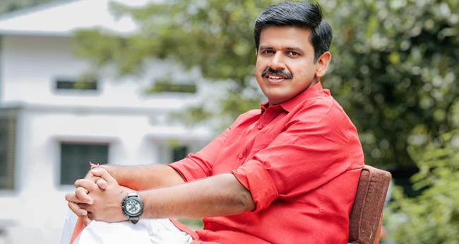 പാ​ല​ക്കാ​ട് ബി​ജെ​പി​യി​ൽ പൊ​ട്ടി​ത്തെ​റി; സ​ന്ദീ​പ് വാ​ര്യ​ർ സി​പി​എ​മ്മി​ലേ​ക്ക്