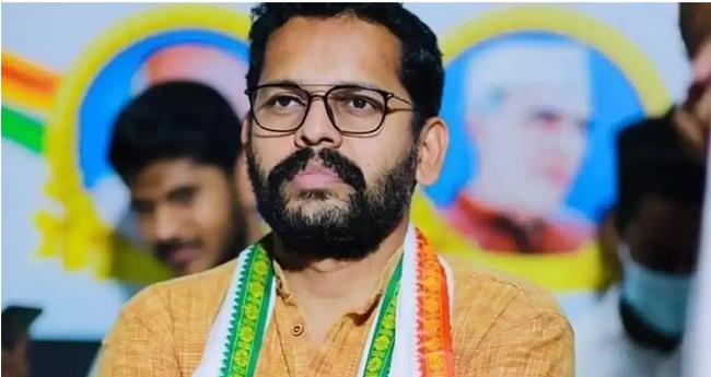 രാ​ഹു​ലി​ന്‍റെ സ്ഥാ​നാ​ര്‍​ഥി​ത്വ​ത്തി​ല്‍ ഇ​ട​ഞ്ഞ് പി.​സ​രി​ന്‍; അ​നു​ന​യ​നീ​ക്ക​വു​മാ​യി കെപിസിസി