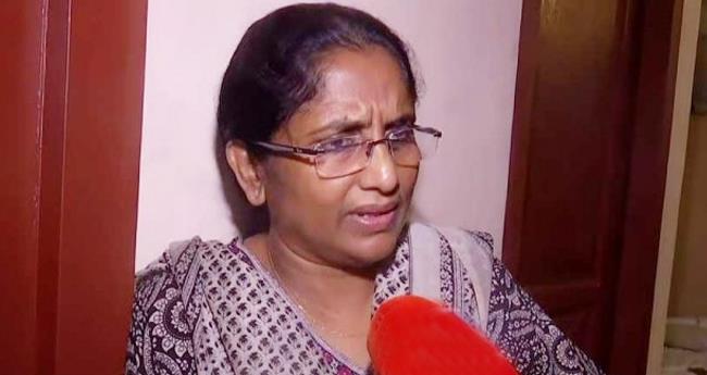 സ്ത്രീ​യെ​ന്ന രീ​തി​യി​ൽ സ്വ​ത്വ​ബോ​ധ​ത്തെ ചോ​ദ്യം ചെ​യ്ത ന​ട​പ​ടി; മ​റു​പ​ടി പ​റ​യി​ക്കും: ഷാ​നി​മോ​ൾ ഉ​സ്മാ​ൻ