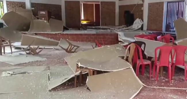 സ്കൂ​ളി​ലെ സീ​ലിം​ഗ് ത​ക​ർ​ന്നു​വീ​ണ സം​ഭ​വം: റി​പ്പോ​ർ​ട്ട് തേ​ടി ത​ദ്ദേ​ശ സ്വ​യം​ഭ​ര​ണ​വ​കു​പ്പ്, വി​ദ​ഗ്ധ സ​മി​തി​യെ നി​യോ​ഗി​ച്ച് കോ​സ്റ്റ്ഫോ​ർ​ഡ്