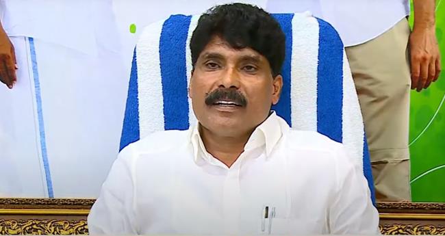 ബി​ജെ​പി​ക്ക് ആ​യു​ധം കൊ​ടു​ക്കാ​നാ​ണ് സി​പി​എം ശ്ര​മം: ഇ​ര​ട്ട വോ​ട്ട് ആ​രോ​പ​ണ​ത്തി​ൽ പ്ര​തി​ക​രി​ച്ച് ടി. ​സി​ദ്ദി​ഖ്
