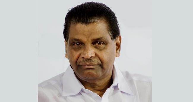 ഗ​വ​ർ​ണ​റു​ടെ മ​ന​സി​ല്‍ ന​ന്മ​യു​ണ്ട്, അ​ഞ്ചു​വ​ര്‍​ഷം കൂ​ടി തു​ട​ര​ട്ടേ: തി​രു​വ​ഞ്ചൂ​ര്‍