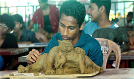 ക്ലേ ​​മോ​​ഡ​​ലിം​​ഗി​​ല്‍ അ​​മ​​ല്‍ രാ​​ജി​​ന്‍റെ പു​​ലി​​വേ​​ട്ട