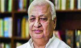 ര​ണ്ടു ബി​ല്ലു​ക​ളി​ൽ കൂ​ടി ഒ​പ്പു​വ​ച്ച  ശേ​ഷം ഗ​വ​ർ​ണ​ർ  മ​ഹാ​രാ​ഷ്‌ട്ര​യ്ക്കു പോ​യി