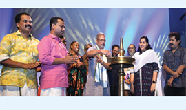കേരള രാജ്യാന്തര ചലച്ചിത്രമേളയ്ക്കു തിരി തെളിഞ്ഞു