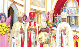 മാര്‍ സെബാസ്റ്റ്യന്‍ വാണിയപ്പുരയ്ക്കല്‍ ആർച്ച്ബിഷപ്പായി സ്ഥാനമേറ്റു