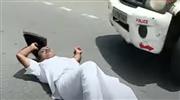 അ​ങ്ക​മാ​ലി​യി​ല്‍ മ​ന്ത്രി വാ​സ​വ​ന് നേ​രെ ക​രി​ങ്കൊ​ടി പ്ര​തി​ഷേ​ധം