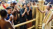 ശ​ബ​രി​മ​ല​യി​ലെ​ത്തി രാ​ഹു​ല്‍ മാ​ങ്കൂ​ട്ട​ത്തി​ല്‍; പു​ല​ർ​ച്ചെ ദ​ര്‍​ശ​നം ന​ട​ത്തി