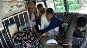ബ​സ് ഓ​ടി​ച്ചു​കൊ​ണ്ടി​രി​ക്കെ ഹൃ​ദ​യാ​ഘാ​തം; യാ​ത്ര​ക്കാ​രെ സു​ര​ക്ഷി​ത​രാ​ക്കി ക​ണ്ട​ക്ട​ർ