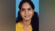 കൊ​ല്ല​ത്ത് സ്കൂ​ട്ട​ർ ബ​സി​ൽ ഇ​ടി​ച്ച് പ്ര​തി​ശ്രു​ത​വ​ധു​വി​ന് ദാ​രു​ണാ​ന്ത്യം