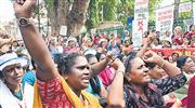ആ​ശാ വ​ർ​ക്ക​ർ​മാ​ർ സ​മ​രം ക​ടു​പ്പി​ക്കു​ന്നു; നി​രാ​ഹാ​രം ഇ​രി​ക്കു​ന്ന​വ​രു​ടെ ആ​രോ​ഗ്യ​നി​ല​യി​ൽ ആ​ശ​ങ്ക