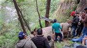 ഉ​ത്ത​രാ​ഖ​ണ്ഡി​ൽ ഹെ​ലി​കോ​പ്റ്റ​ർ ത​ക​ർ​ന്ന് വി​നോ​ദ​സ​ഞ്ചാ​രി​ക​ൾ മ​രി​ച്ചു