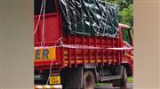 ക​ർ​ണാ​ട​ക​യി​ൽ അ​ന​ധി​കൃ​ത കാ​ലി​ക്ക​ട​ത്ത്; മ​ല​യാ​ളി ഡ്രൈ​വ​റെ വെ​ടി​വ​ച്ച് പോ​ലീ​സ്