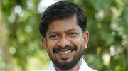 എ​ല്ലാ​ക്കാ​ല​ത്തും പി​ണ​റാ​യി മു​ഖ്യ​മ​ന്ത്രി​യാ​യി​രി​ക്കി​ല്ല; പോ​ലീ​സി​ത് മ​ന​സി​ലാ​ക്ക​ണം: ഒ.​ജെ.​ജ​നീ​ഷ്